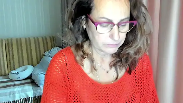 lauraoven online show from October 13, 9:23 am