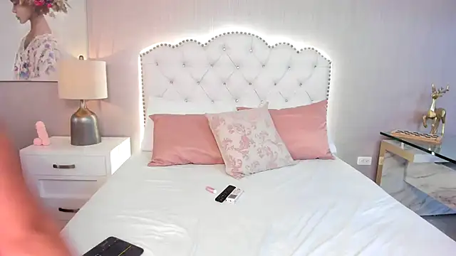 Sofiia W26 online show from September 11, 8:31 pm