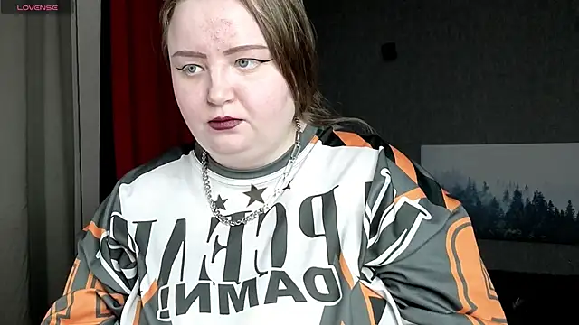 EMMA  CONNOR online show from November 9, 11:00 pm