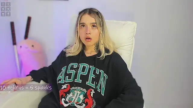  Tammara  online show from April 7, 8:11 pm