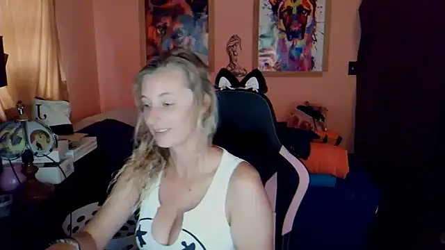 AsiaGoesPro online show from December 17, 6:45 pm