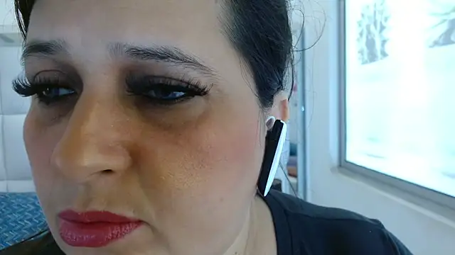 Kerly Doll online show from November 15, 4:30 pm