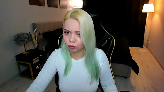 EnergyBunny 1 online show from November 28, 7:39 pm