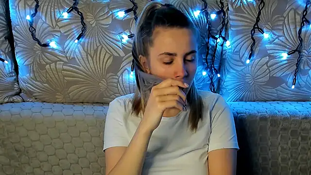 MaggieCake online show from January 11, 3:33 am