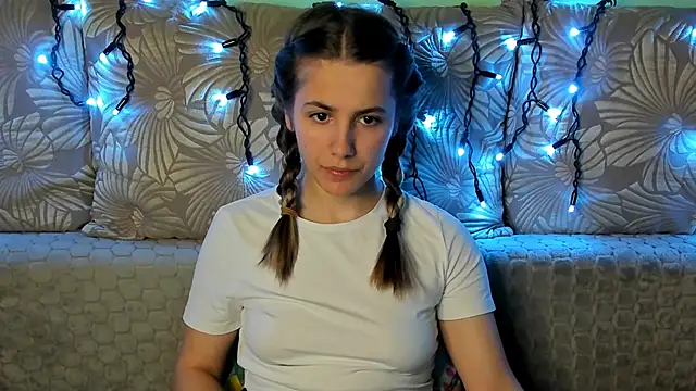 MaggieCake online show from December 5, 12:32 am