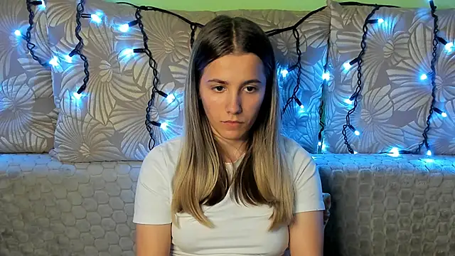 MaggieCake online show from October 21, 2:37 am