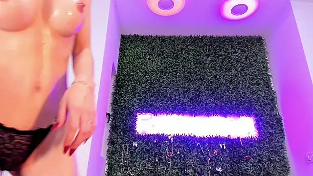 realhotfallingdevil online show from February 4, 6:49 am