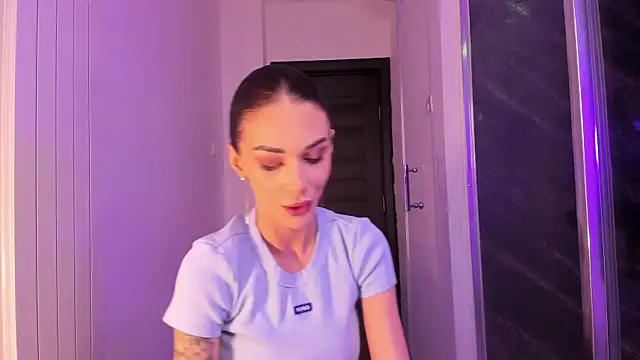 realhotfallingdevil online show from March 14, 7:09 am