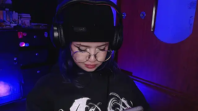 Raventh  online show from December 1, 11:51 pm