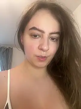 eleonoree online show from June 24, 5:45 pm