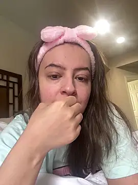 eleonoree online show from April 16, 5:45 pm