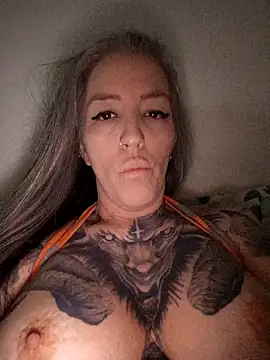 vamporasuccubus19777 online show from October 14, 12:02 am