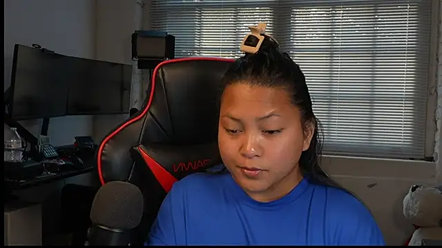 Bubbleliyah online show from March 31, 11:54 am