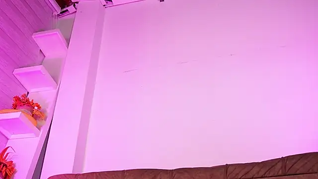 emyli sw  online show from September 13, 3:36 am