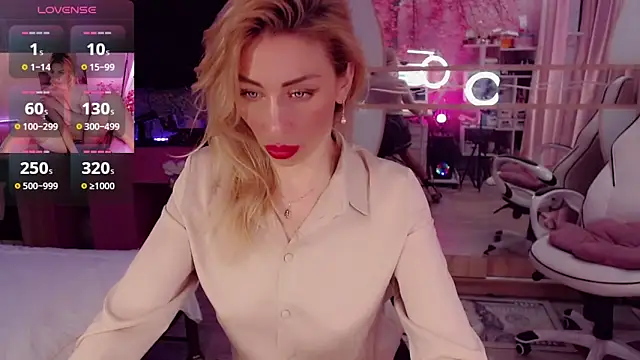 AnnieGOld  online show from October 31, 7:51 pm