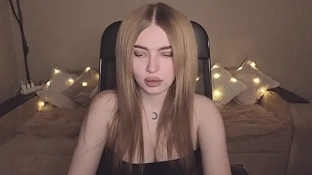 ViolettaLopez online show from November 27, 1:47 pm