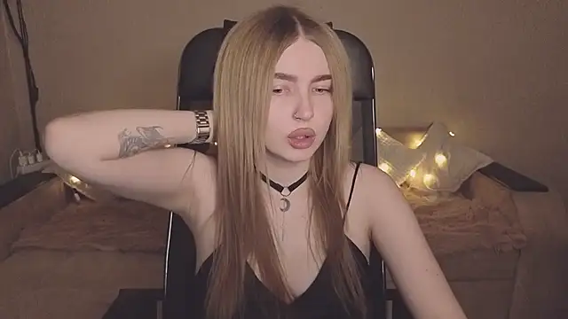 ViolettaLopez online show from November 28, 2:09 pm