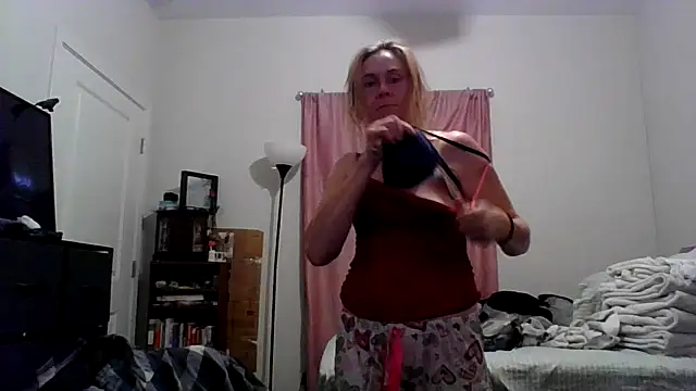 tmmcmannus online show from May 24, 5:17 am