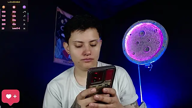 girl intense444 online show from March 12, 1:03 pm