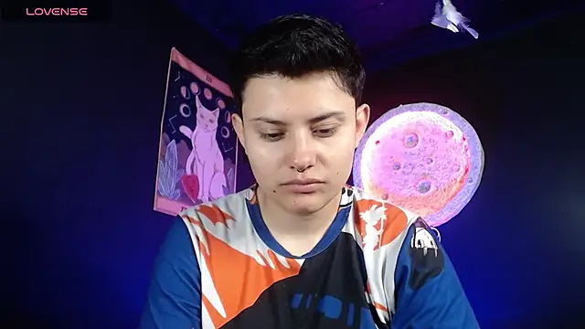 girl intense444 online show from November 11, 12:57 pm