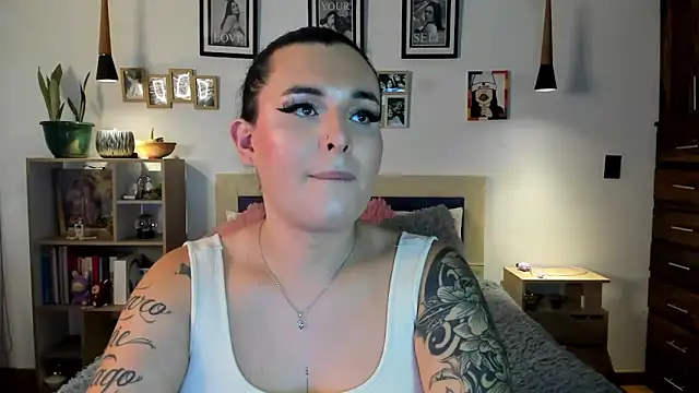 naty pink online show from March 18, 3:39 pm