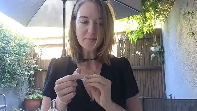 TopsyWilde online show from December 19, 9:34 am