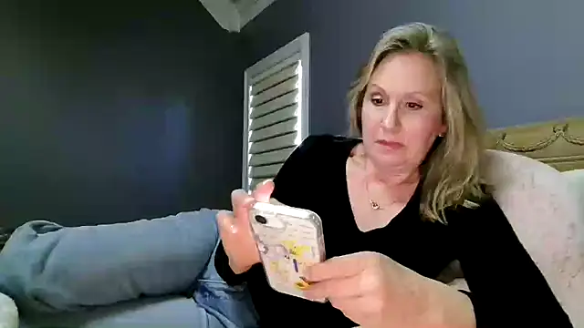 Lisaisluscious online show from April 5, 8:41 pm