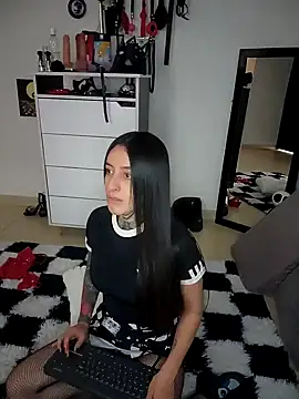 SAMANTHA DM online show from April 28, 4:44 pm