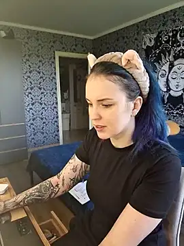 LazyTanukii online show from June 26, 7:09 am