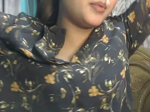 NancyRuvi online show from December 1, 6:10 pm