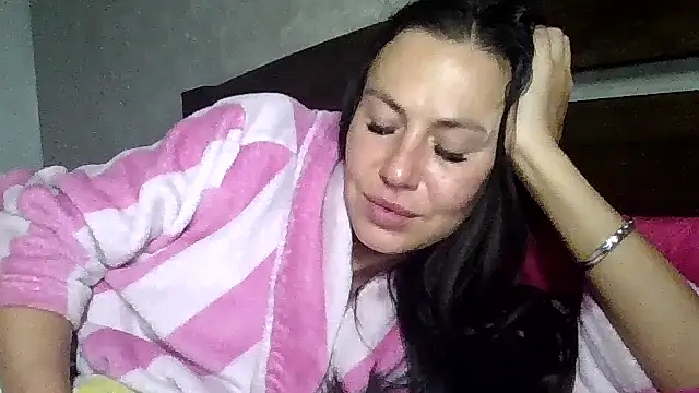 JulianaGold1 online show from September 28, 10:15 pm