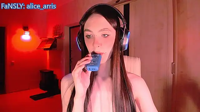 Alice  Aris online show from May 4, 5:17 pm