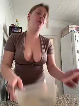 AlisaWhite online show from March 12, 3:15 pm