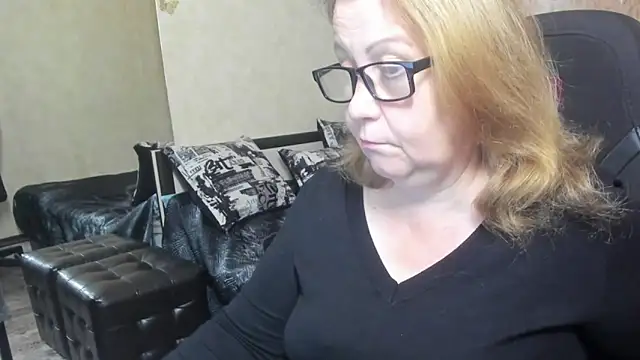 Frau Marta online show from November 4, 12:43 pm