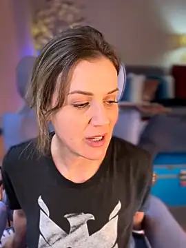 MaiseKnox online show from May 8, 10:44 pm