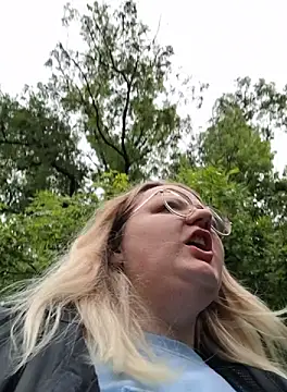 Fiona0705 online show from September 27, 9:16 am