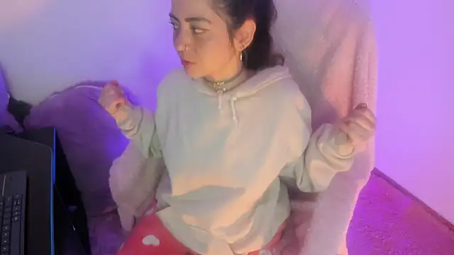 Sammysammy  online show from April 6, 4:46 am