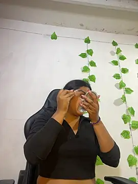 shayna all online show from March 25, 6:22 pm