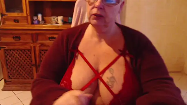 MISS LINDAH online show from March 31, 5:18 am