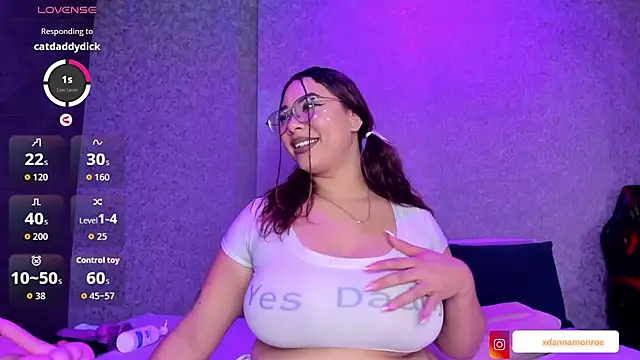 DanniaMonroee online show from December 18, 11:48 am