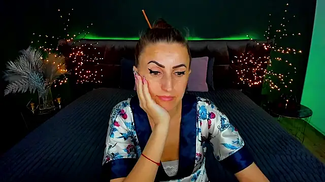 Rebecca Diamond online show from September 17, 6:00 am