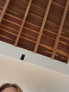 curchez  online show from September 16, 7:55 pm