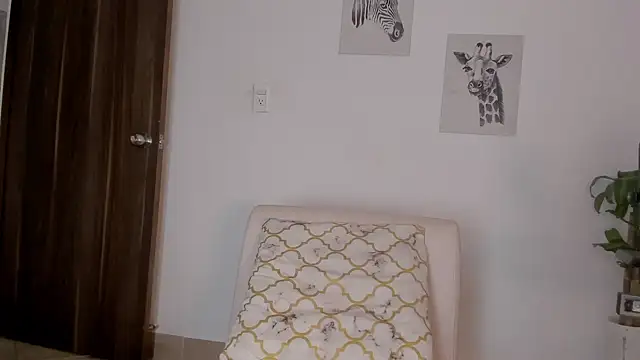 Hanna Risso online show from October 15, 6:21 pm