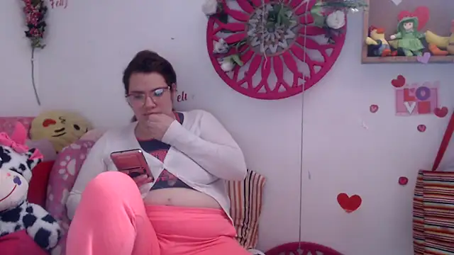 karlythothxh online show from September 8, 5:12 pm