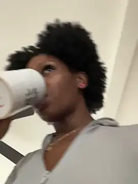 mochamimi online show from October 11, 5:15 pm