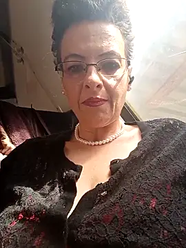 RebeccaNoble online show from April 10, 12:00 pm