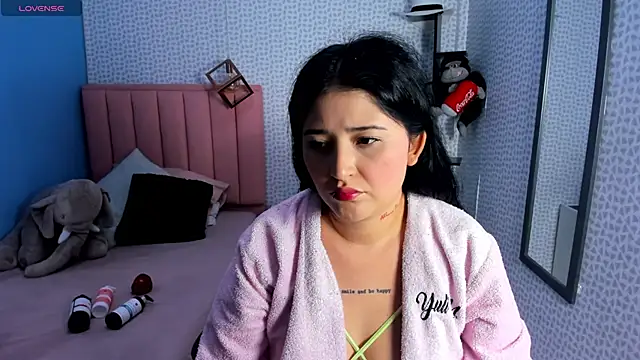 BIANCAROY1 online show from October 3, 6:24 pm