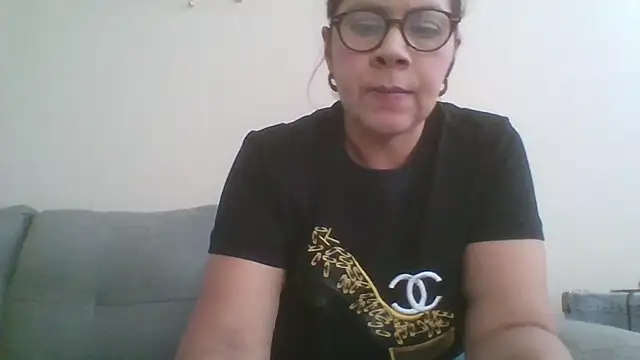 Sara Brandon online show from October 26, 4:13 pm