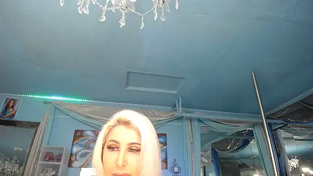 ADRIANNA FOX online show from October 23, 3:45 am