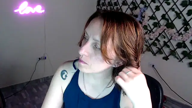 kittykalor09 online show from April 14, 2:11 am